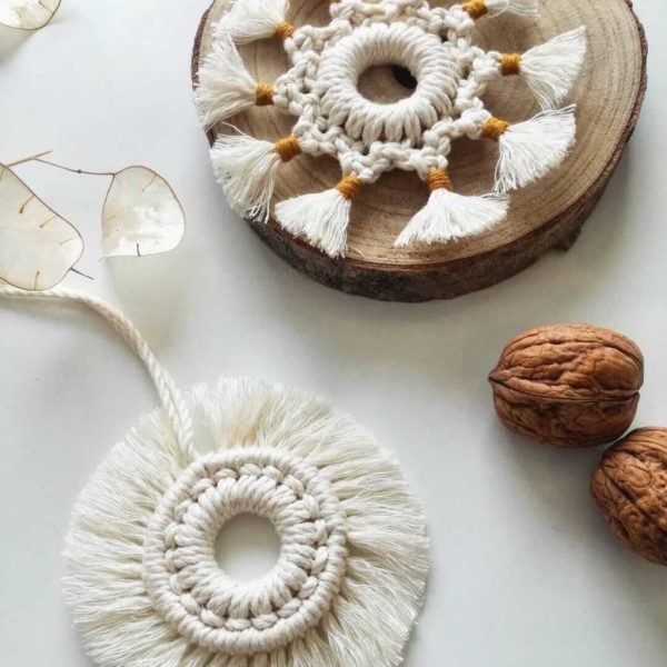 Pequenas decorações em macramé - Image 2