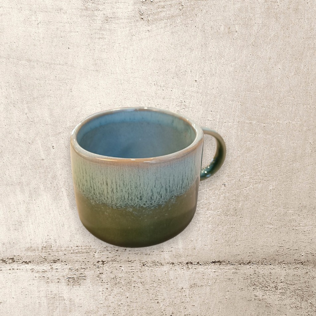 Chávena de cerâmica em grés vidrada