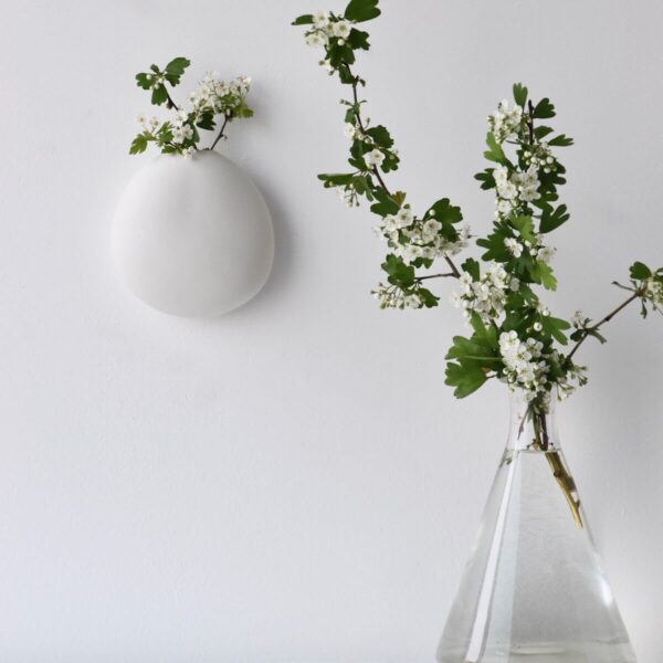 Jarra de parede em porcelana